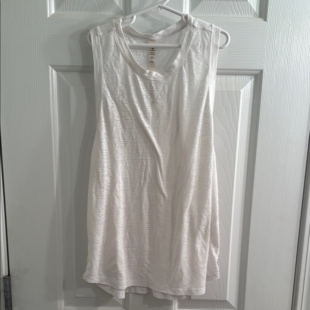 Lululemon Women’s tank